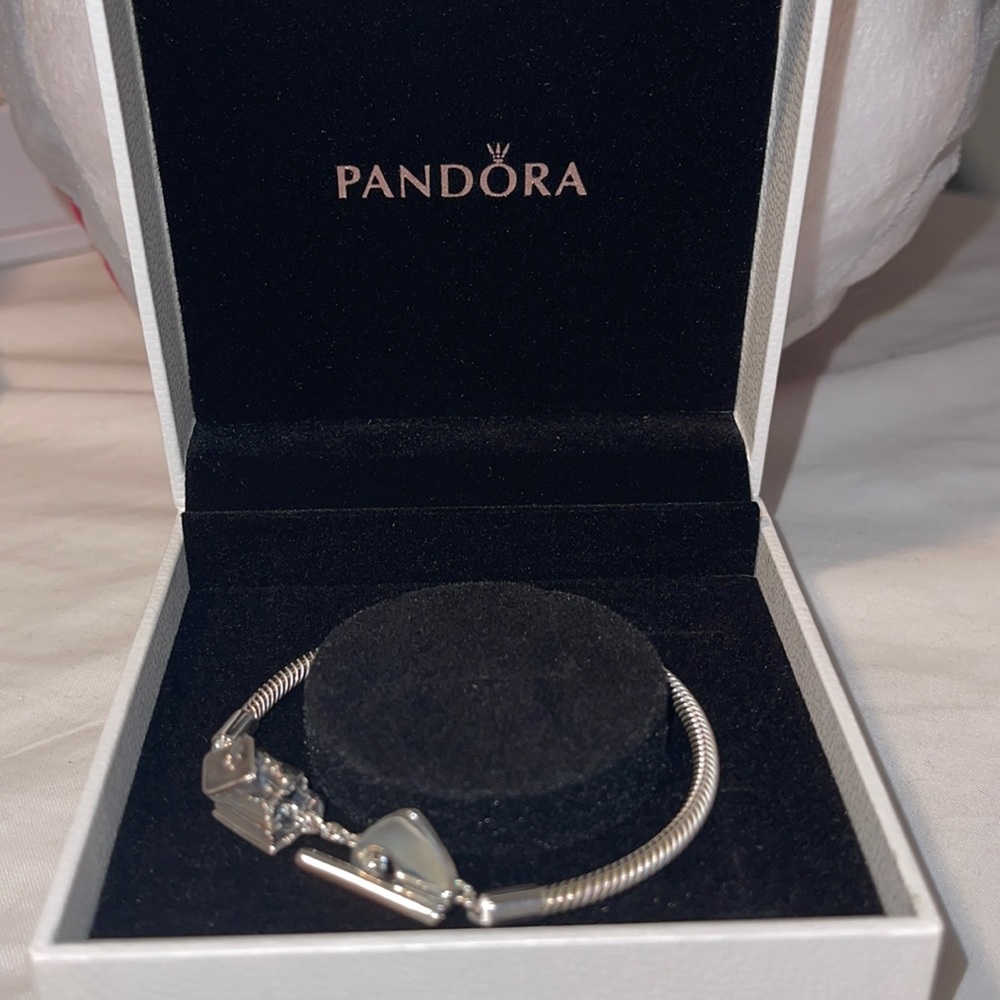 Perfect charm and bracelet for graduate